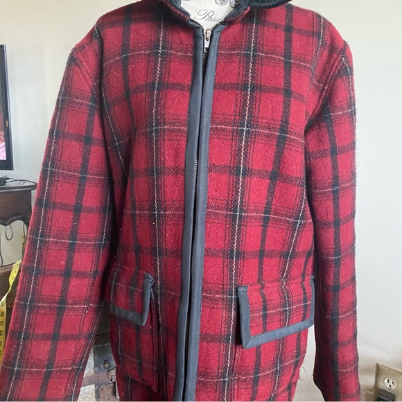 Wool Woman’s Red Plaid Winter Coat Size Medium Hunter Riding Casual Driver - Picture 4 of 10